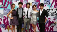 Dalam film tersebut Demi Lovato beradu peran dengan Jonas Brothers. Getty Images/Gareth Cattermole