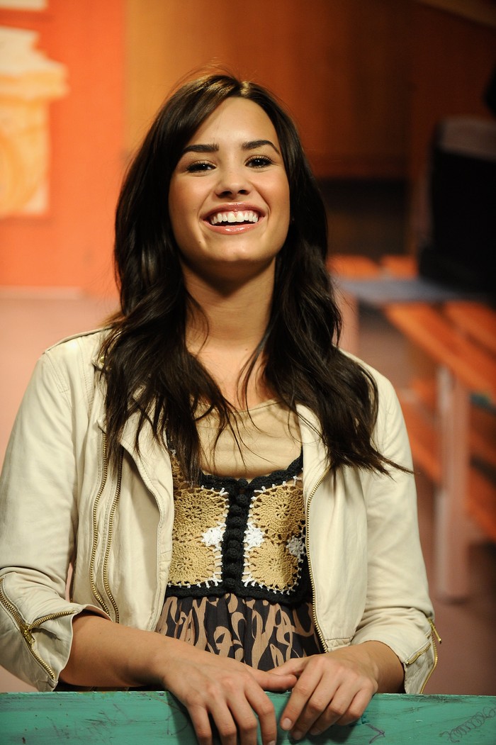 Demi Lovato MADRID, SPAIN - APRIL 20: Actress Demi Lovato attends new Disney TV & Music Season press conference at the Disney Channel building on April 20, 2009 in Madrid, Spain. (Photo by Carlos Alvarez/Getty Images)