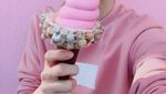 Gaya Keren Doyoung NCT Saat Pamer Camilan dan Makan Mie
