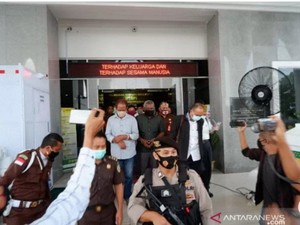 Kasus Korupsi Izin Tambang, 2 Eks Kadis di Kepri Dituntut Belasan Tahun Bui