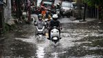 Penampakan Genangan yang Rendam Jalan Bangka Raya