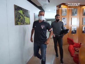 Video: Hernan Crespo Latih Sao Paulo