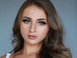 10 Foto Remaja yang Jadi Miliuner Termuda, Berawal dari Kontes Kecantikan