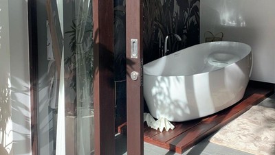 Foto: Kamar Mandi Mewah Raisa dan Hamish Daud, Ada Bathtub Rp 360 Juta