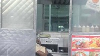 Yakin masih berminat membeli makanan di sini?