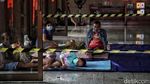 Korban Banjir Cipinang Melayu Terapkan Jaga Jarak di Pengungsian
