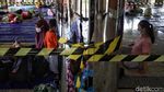 Korban Banjir Cipinang Melayu Terapkan Jaga Jarak di Pengungsian