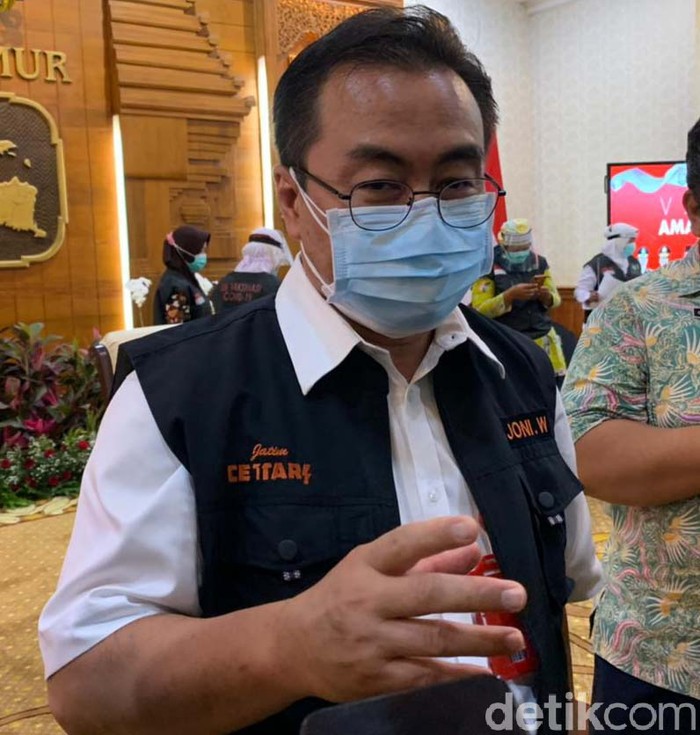 Ketua Satgas Kuratif COVID-19 Jatim, dr Joni Wahyuhadi