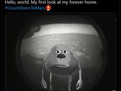 Meme Kocak Robot NASA Mendarat di Mars untuk Selamatkan Matt Damon