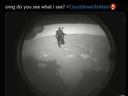 Meme Kocak Robot NASA Mendarat di Mars untuk Selamatkan Matt Damon