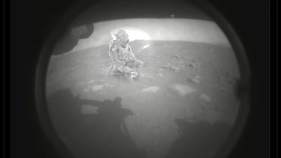 Meme Kocak Robot NASA Mendarat di Mars untuk Selamatkan Matt Damon