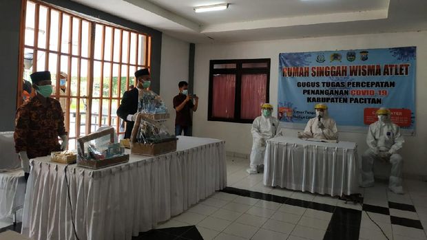 Mempelai Pacitan Ini Menikah Di Tempat Karantina Gegara Positif COVID-19