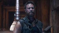 Sementara Josh Lawson berperan sebagai Kano. Dok. Warner Bros