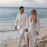 Cintaku di atas dan melampaui dalam segala hal. Dia mengejut Jean Dousset, cicit dari Louis-Francois Cartier, untuk merancang cincin yang sangat indah yang tampak bersinar dari dalam, Foto: dok. Paris Hilton