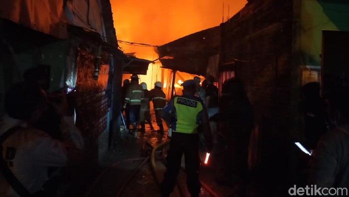 Pasar Kepohbaru Bojonegoro terbakar