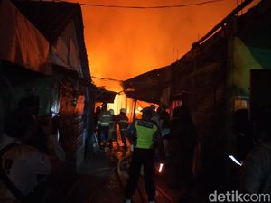 7 Jam Terbakar, Pasar Kepohbaru di Bojonegoro Akhirnya Padam