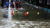 Hari ini sejumlah perumahan di Kota Bekasi terendam banjir yang disebabkan oleh hujan sejak Jumat (19/2/2021) dini hari.