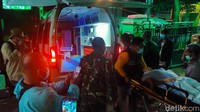 Saat ini tim medis masih melakukan pendataan tentang kemungkinan adanya korban keracunan massal baru.