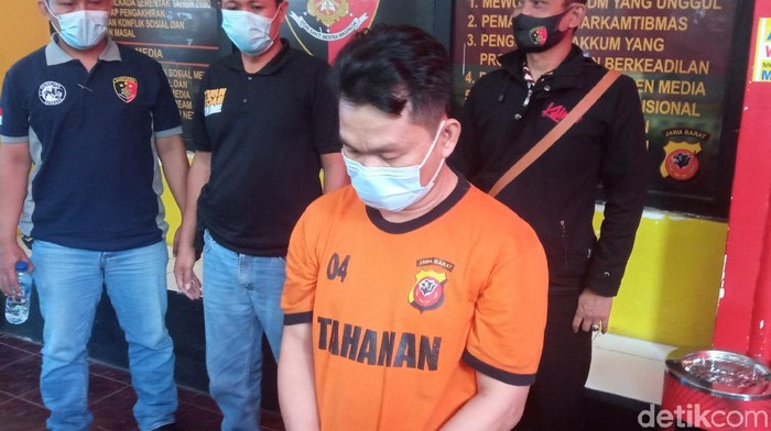 Penusuk pria di Pasar Caringin Bandung menyerahkan diri