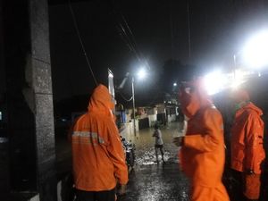Perumahan di Halim Jaktim Kebanjiran, Tinggi Air Capai 50 Cm