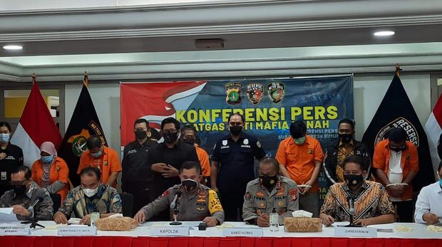 Polda Metro Jaya tangkap Fredy Kusnadi terkait mafia rumah ibu Dinno Patti Djalal