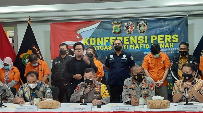 Polda Metro Jaya tangkap Fredy Kusnadi terkait mafia rumah ibu Dinno Patti Djalal