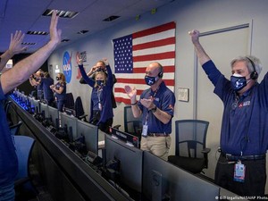 Rover Penjelajah dan Helikopter Pertama Milik NASA Sukses Mendarat di Mars