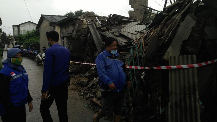Rumah Warga di Depok Ambruk Akibat Hujan Deras, Foto: Dok Istimewa Denny Romulo Huaturuk