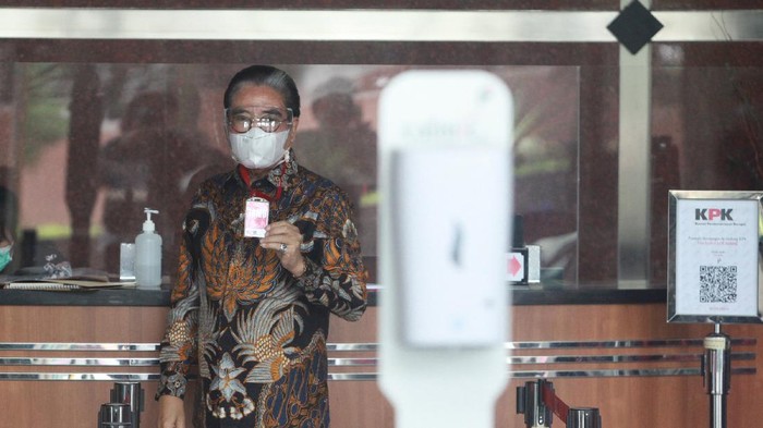 Saksi Perkara Korupsi Bansos Diperiksa Pengacara Hotma Sitompul tiba di Gedung KPK Jakarta, Jumat (19/2/2020) untuk menjalani pemeriksaan.