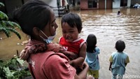 Lebih dari 2 ribu warga RW 04 Cipinang Melayu terdampak banjir.