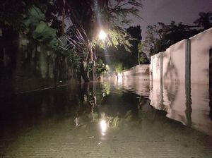 Banjir di Kemang Timur V Surut 50 Cm Malam Ini, Kendaraan Belum Bisa Lewat
