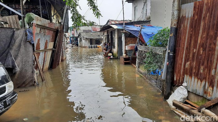 Banjir di RT 03 RW 09, Kampung Caman, Kota Bekasi