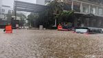 Diguyur Hujan Deras, Jalan Kemang Raya Banjir