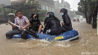Hujan deras mengguyur Kemang, Jakarta Selatan, Sabtu (20/2/2021) pagi.