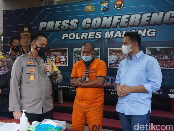 Bermodal baju koko, sarung, dam kopyah putih, Eko Supriyanto (40), warga Desa Sumberpasir, Kecamatan Pakis, Kabupaten Malang, nekat melakukan penipuan. Pelaku mengaku sebagai Gus. Gelar ini populer di kalangan santri di pesantren dan masyarakat tradisional Pulau Jawa.

Kepada korbannya, Supriyanto mengaku mempunyai nama Gus Juan Penatas yang berasal dari Martapura, Kalimantan Selatan. Berbekal identitas palsu tersebut, setidaknya lima orang menjadi korban penipuan.