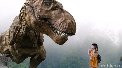 Foto: Memberi Makan Dinosaurus di Lembang