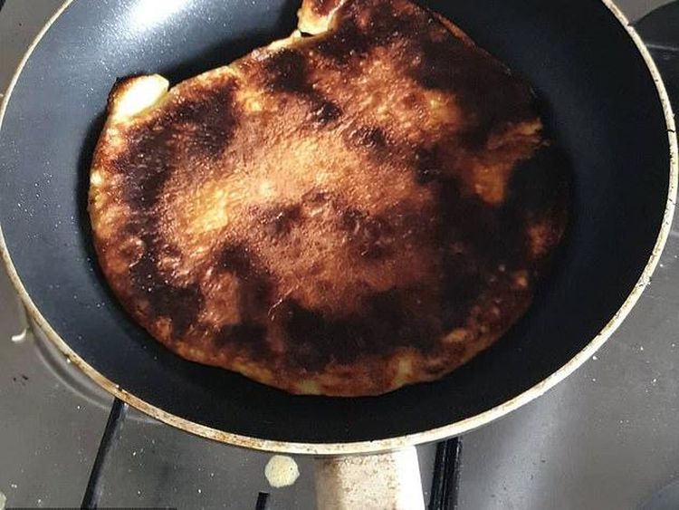 Duh! 10 Potret Pancake Gagal Ini Gosong hingga Tak Berbentuk