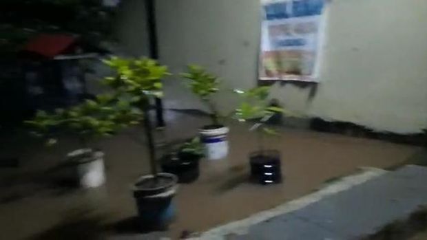 Genangan di Perumahan Wahana Pondok Gede, Bekasi, Sabtu (20/2) sekitar pukul 3.32 WIB