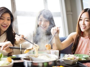 5 Cara Makan Hot Pot yang Benar Supaya Rasanya Makin Enak