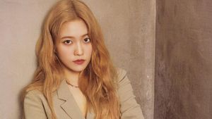 Selain Seulgi Red Velvet, 8 Idol KPop ini Juga Bergaya Mirip PNS