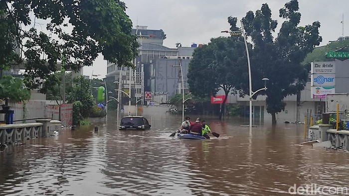 Banjir di RT 03 RW 09, Kampung Caman, Kota Bekasi