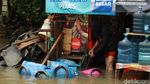 Penampakan Banjir Rendam Jatibening Permai Bekasi di Hari Kedua