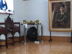 Cerita Hozein Dapat Dua Pusaka Bung Karno yang Dihibahkan ke Perpusnas Blitar