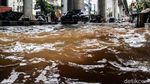 Potret Macet Saat Banjir Menerjang Cipulir