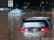 7 Cara Selamatkan Mobil yang Terendam Banjir: Jangan Langsung Dinyalain, Jangan!