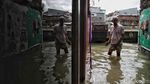 Tanggul Sungai Kapuk Muara Bocor