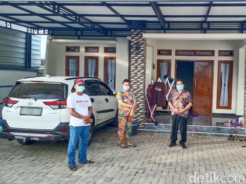 Tim Pendamping Bantuan Sosial Pangan (BSP) atau Tenaga Kesejahteraan Sosial Kecamatan (TKSK) Jenu, Imron. Dia mengaku melakukan validasi ulang sejak ada viral kampung miliader.