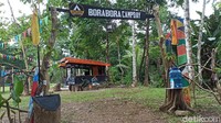 Dengan mengusung konsep alam bebas dan camping ceria, destinasi wisata Bora Bora Camp Day yang terletak di wilayah Bora, Kelurahan Mungkajang, Sulawesi Selatan langsung jadi favorit wisatawan. (Muhammad Riyas/detikTravel)