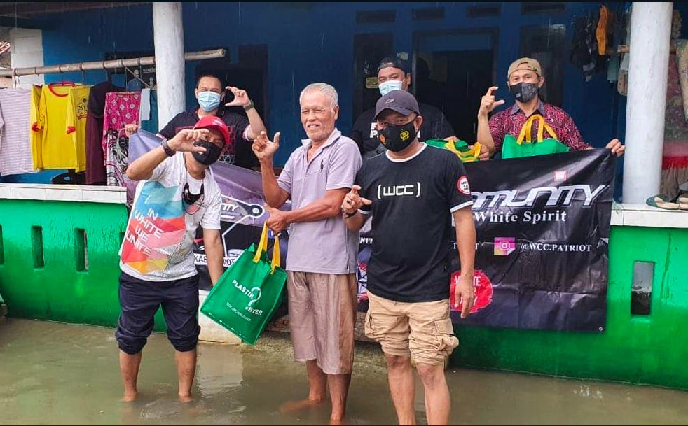 White Car Indonesia Peduli Banjir