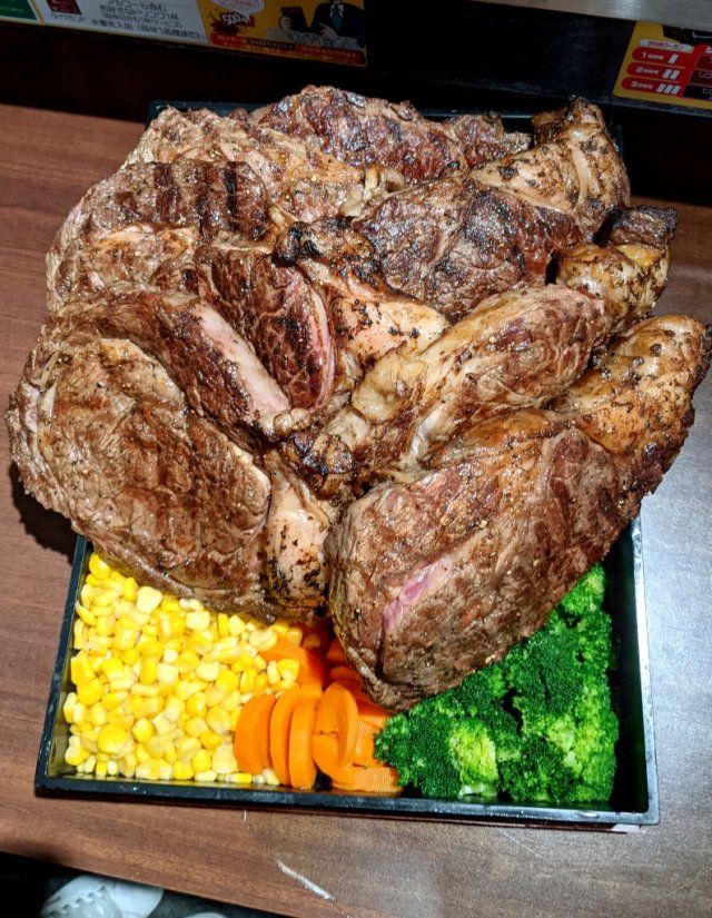 Wouw! Beefsteak Jumbo Seberat 4,5 Kg Ini Harganya Rp 5 Juta
